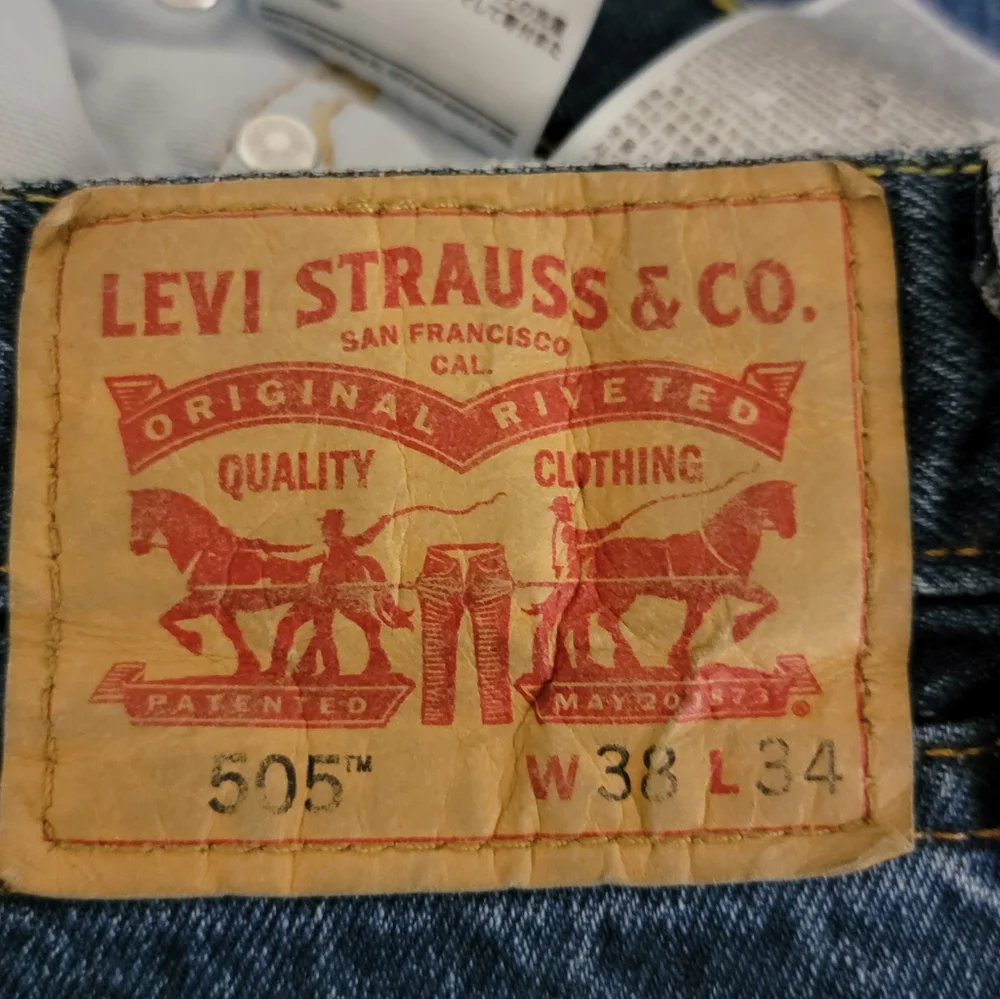 Levi's straight leg 505 men's blue jeans size 38